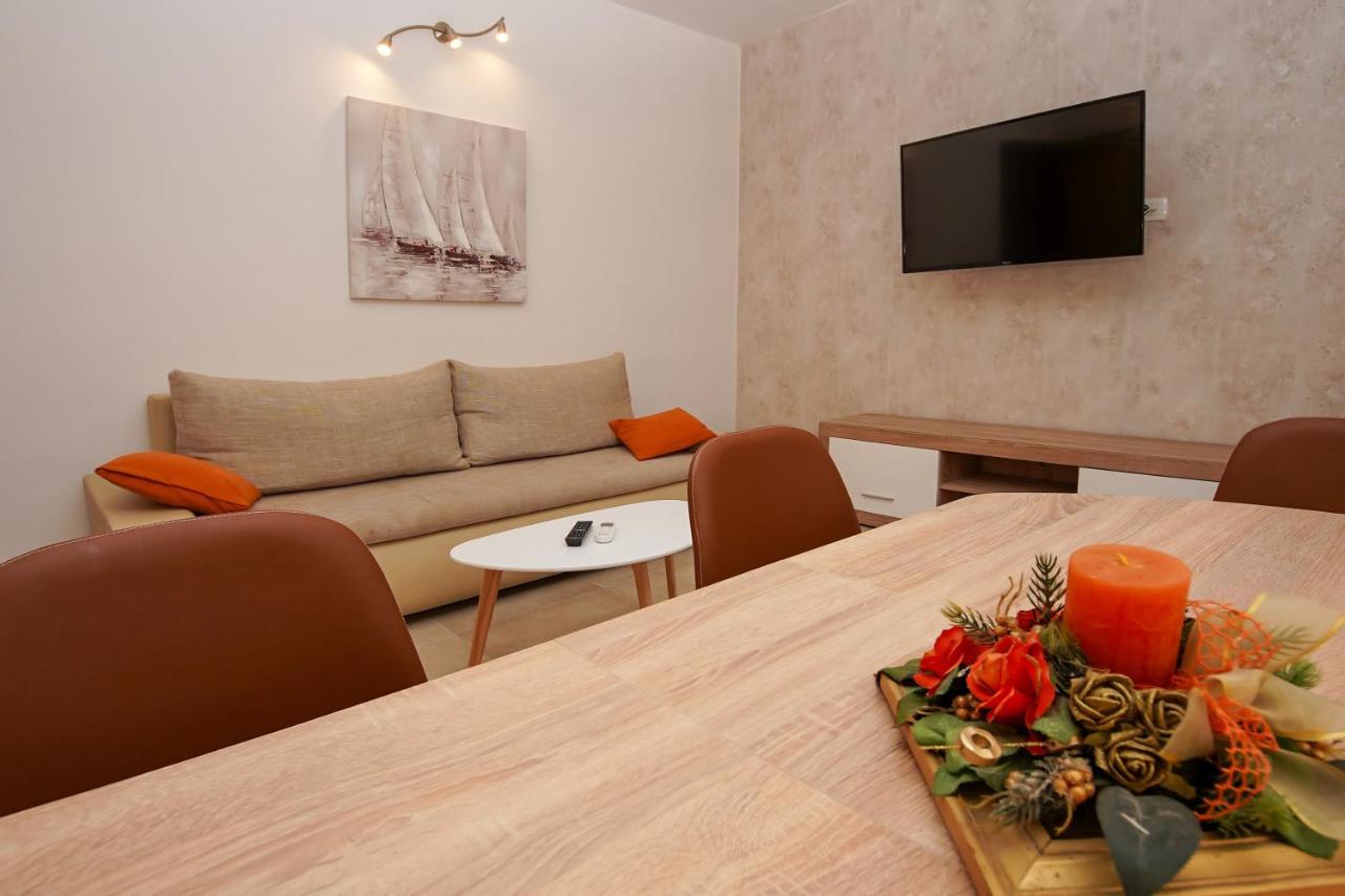 Apartment Ajdukovic โวดีเซ ภายนอก รูปภาพ