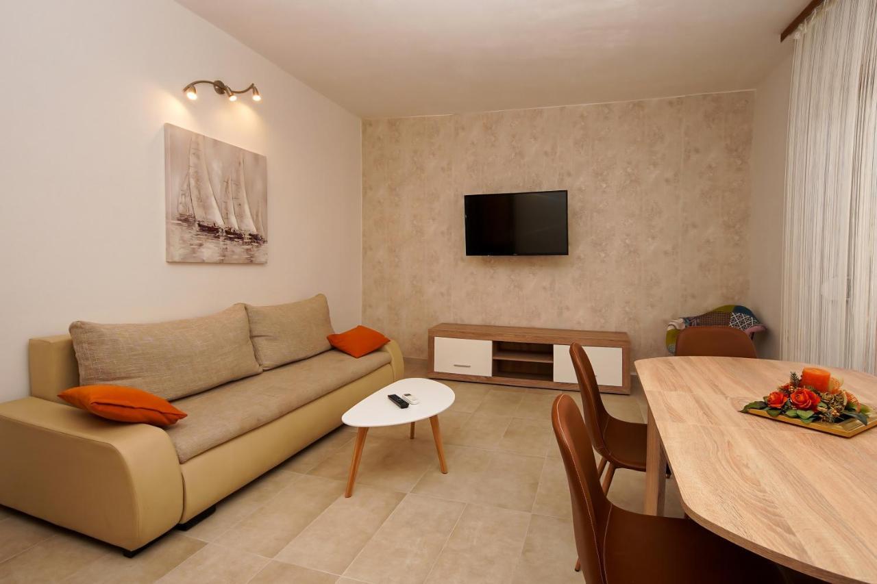 Apartment Ajdukovic โวดีเซ ภายนอก รูปภาพ